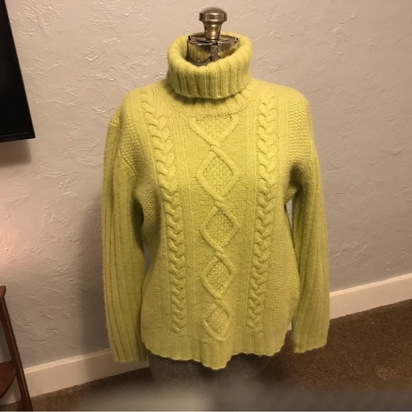 Banana Republic Wool and Angora Green turtleneck
Sweater - Picture 1 of 5
